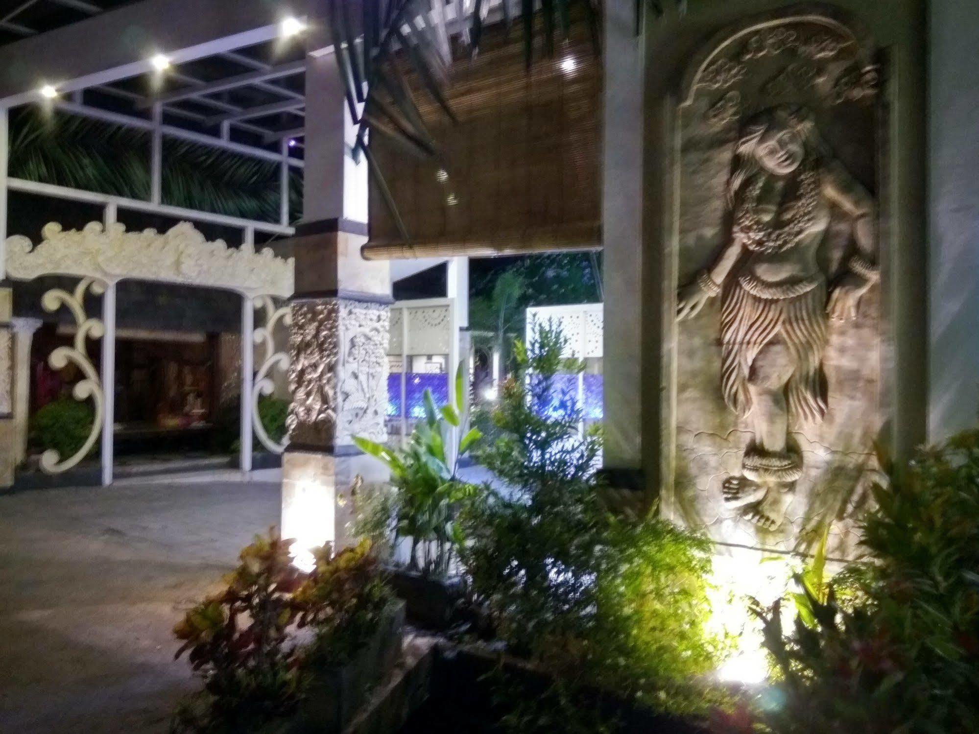 Hawaii Bali Villa Денпасар Екстериор снимка